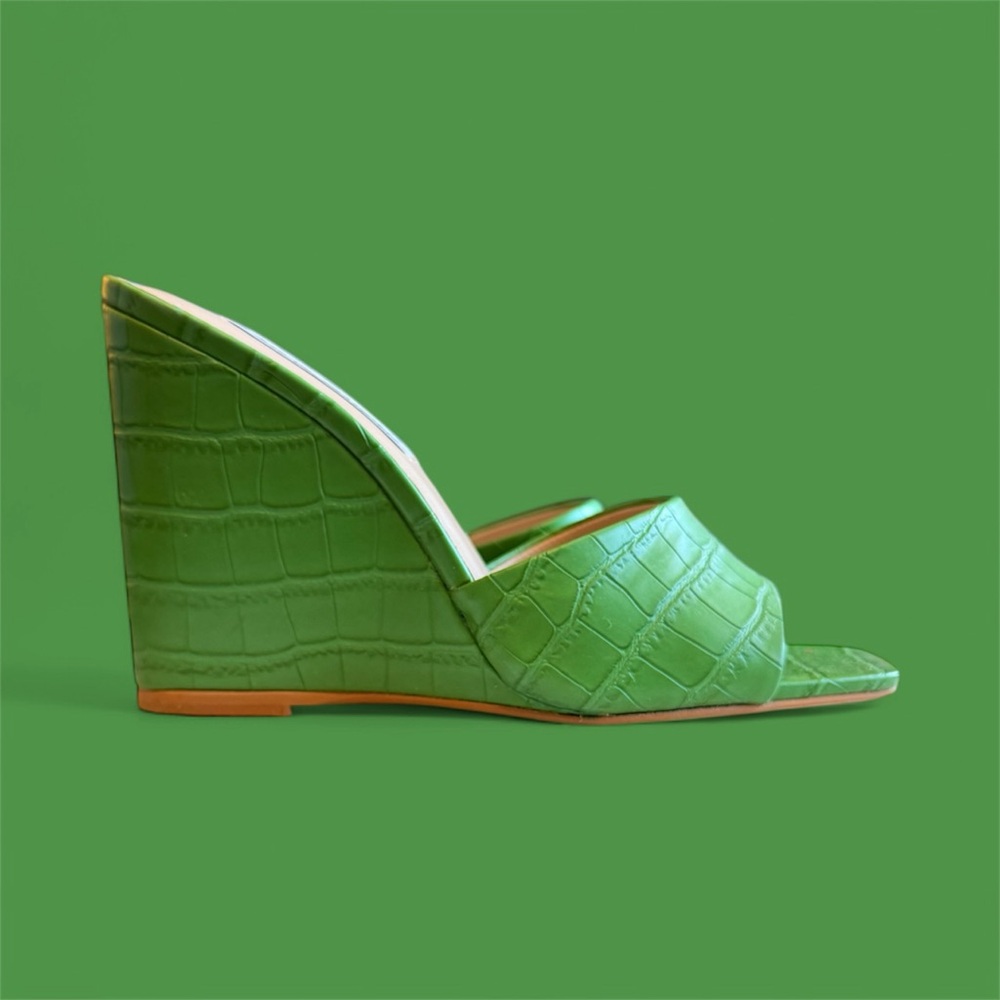 Steve Madden Women’s Green Croc Wedge Heel Sandal 6.5